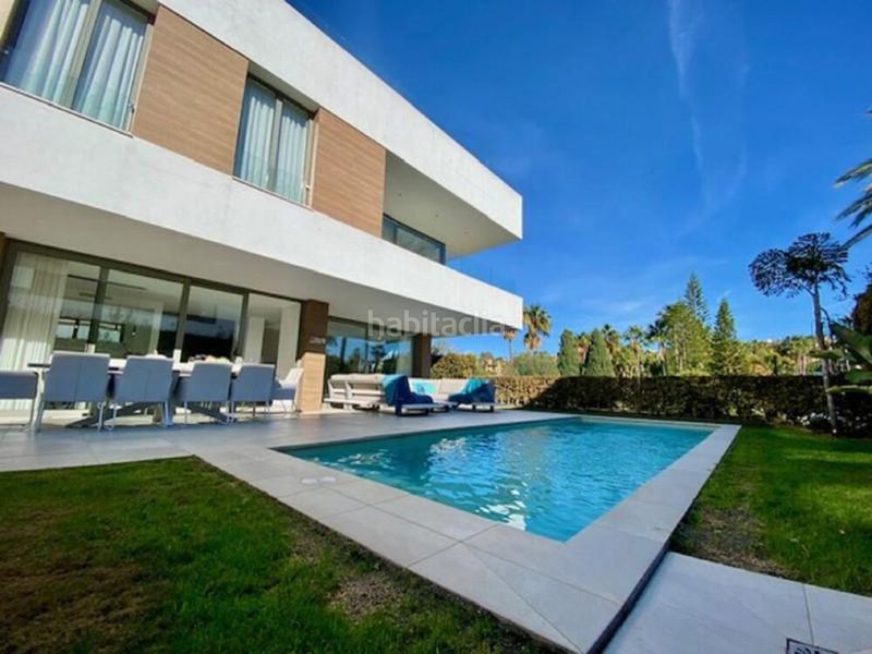 Foto 672ea313-526f-4f65-9ccc-76d799e654e6. Lloguer casa amb aparcament piscina a Nueva Atalaya Estepona