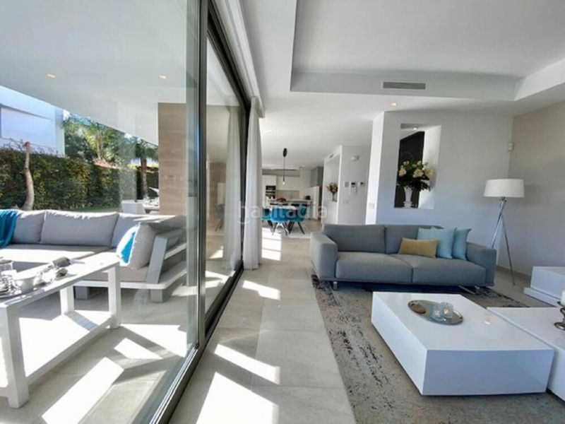 Foto fccd3899-053d-4b57-85e2-f67c61906d93. Lloguer casa amb aparcament piscina a Nueva Atalaya Estepona