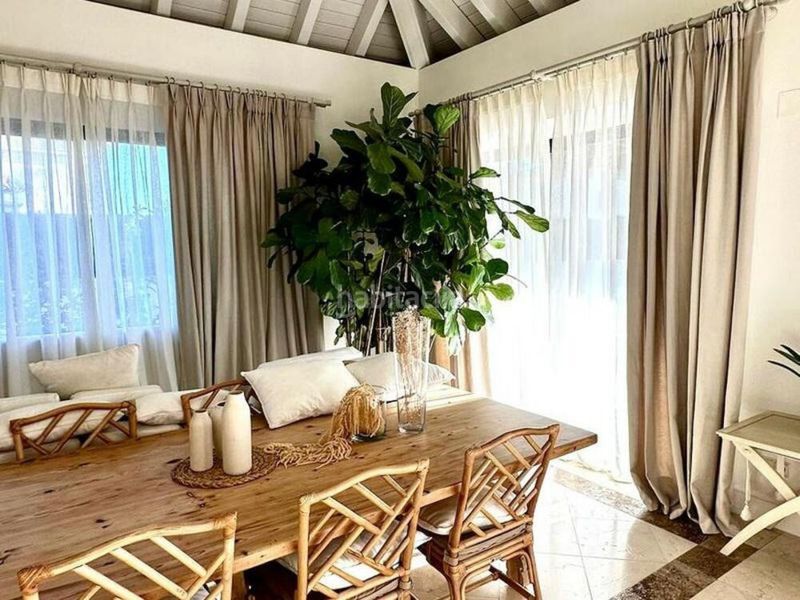 Foto b840f360-de05-472a-a7fb-b016259f5af1. Lloguer casa amb aparcament piscina a Puente Romano Marbella