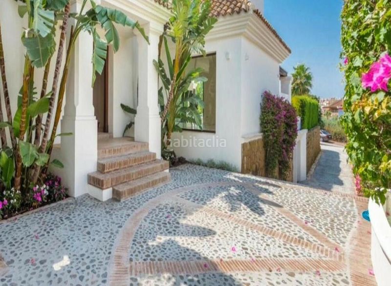 Foto df304f22-8f74-4f0e-b4c7-5f2115439d33. Lloguer casa amb aparcament piscina a Puente Romano Marbella