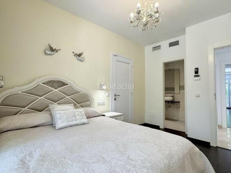 Foto 5d9960fd-0d36-4451-a715-7b6e7e85ffa7. Location maison avec chauffage parking piscine dans Marbella