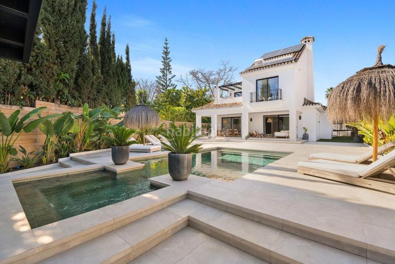 Foto 029a1cae-d8b1-4548-be3d-91b958d21690. Lloguer casa amb calefacció aparcament piscina a Marbella
