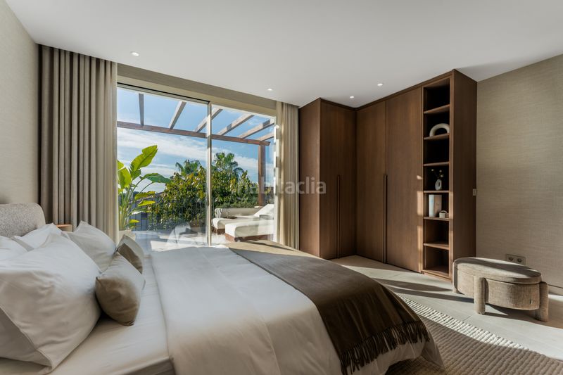 Foto 590c7ec0-300c-4360-b78c-a345bf02b4f6. Casa aparellada amb aparcament piscina a lomas de Marbella club Marbella