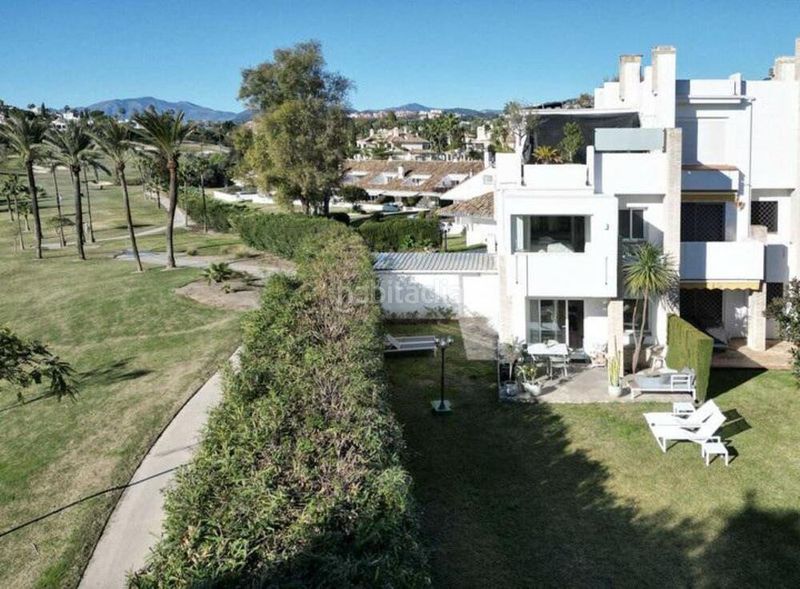 Foto 3dfe78c3-9fd5-4203-8d5e-64e571443553. Casa adossada amb calefacció aparcament piscina a Marbella