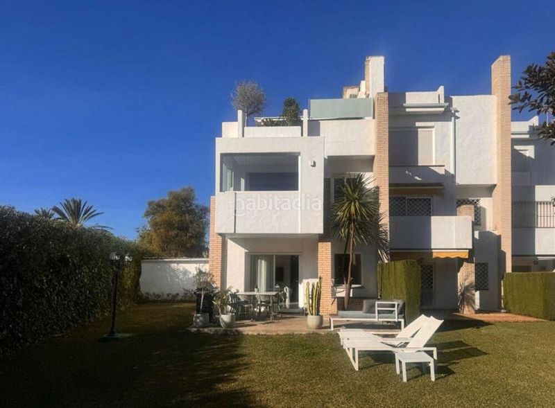 Foto e2dfa15a-4198-4c73-8888-627b5a5cc269. Casa adossada amb calefacció aparcament piscina a Marbella