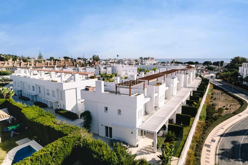 Foto 4d099520-bbc7-4765-8e7d-627961fb4aae. Lloguer casa adossada amb aparcament piscina a Calahonda Mijas