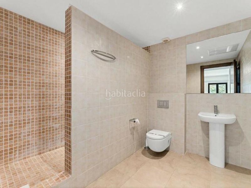 Foto 4afe1c06-e418-4beb-8e52-60ec3c8d1383. Lloguer casa amb aparcament piscina a Benahavís pueblo Benahavís