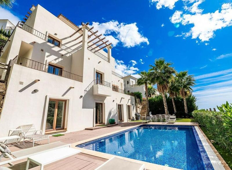 Foto fb1078a4-ef9a-481e-bdb2-29260b2225ac. Lloguer casa amb aparcament piscina a Benahavís pueblo Benahavís
