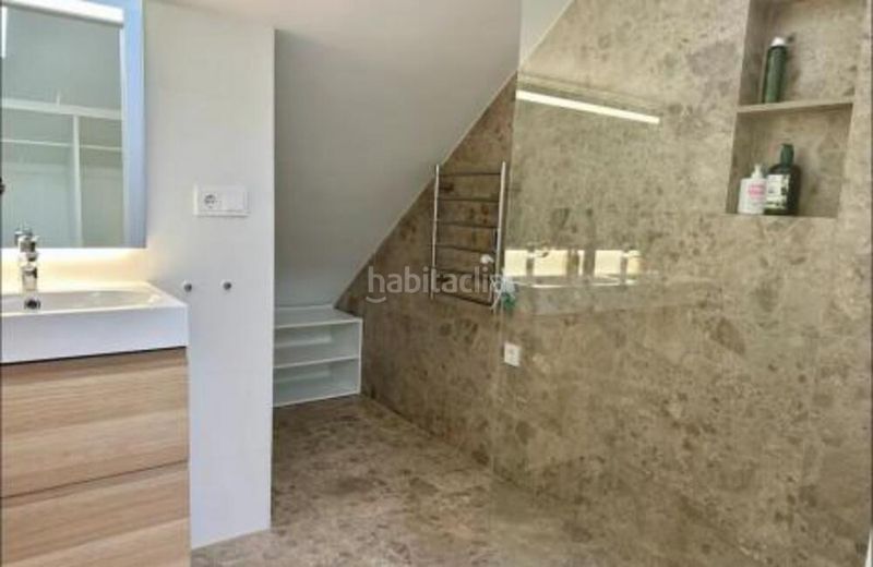 Foto ca69b238-e724-4ab9-93b7-cfd73e92a19d. Lloguer àtic amb calefacció aparcament piscina a Marbella