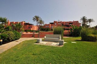 Planta baixa a El Rosario - Ricmar. Luminoso y espacioso apartamento esquinero frente al mar en marb