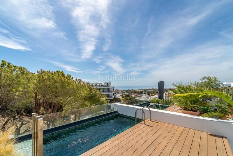 Foto df39051d-78e4-48c3-8fef-93444701c25b. Àtic amb calefacció aparcament piscina a Cabopino - Artola Marbella