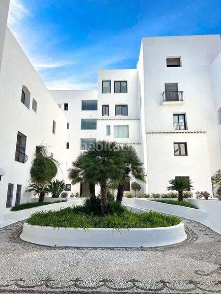 Foto ce55bea0-e49d-4c62-80c0-318e5ac9be1d. Apartament amb calefacció aparcament piscina a Puerto Banús Marbella