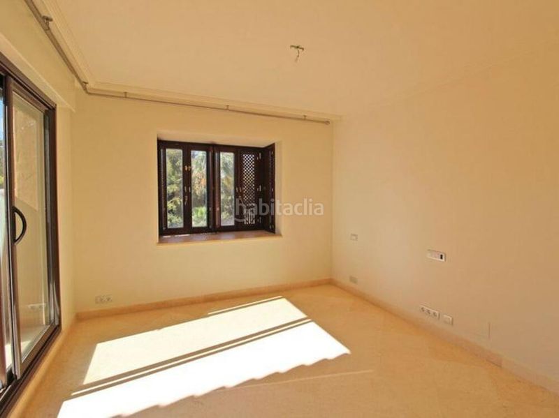 Foto 68040007-4493-4ff2-a504-caf5d769b48c. Àtic amb aparcament piscina a Casasola Estepona