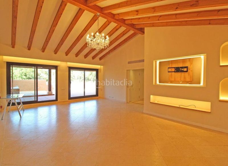 Foto bc65050b-b7ea-4247-8134-614b28fc411a. Àtic amb aparcament piscina a Casasola Estepona