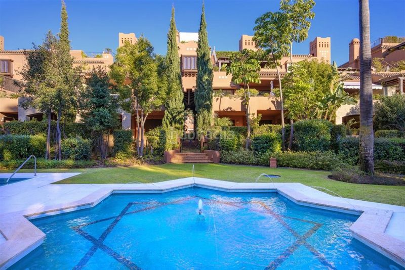 Foto f62bbe56-0b5e-42c8-8a7f-8eb809844a31. Àtic amb aparcament piscina a Casasola Estepona