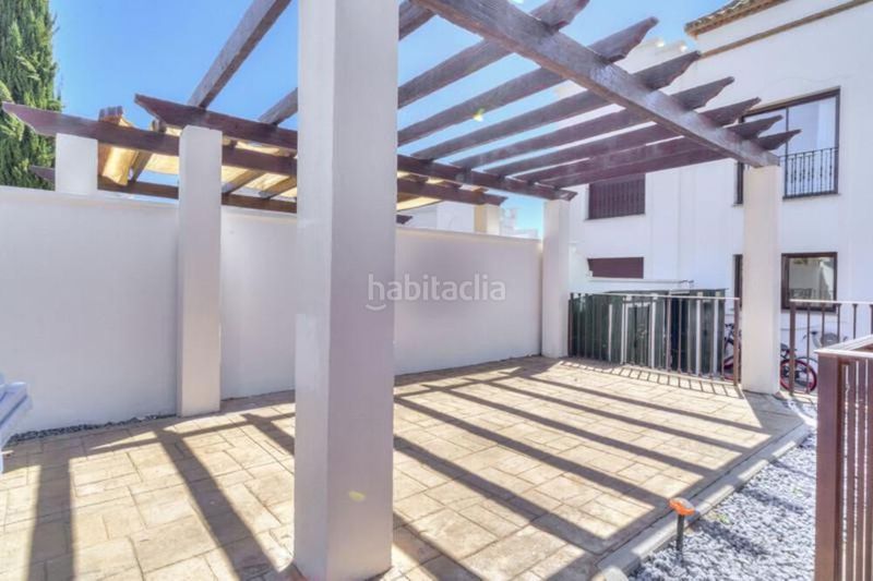 Foto 59e502c1-2d6a-4539-89cb-eac21ae9cdf5. Casa aparellada amb aparcament a Valle Romano Golf Estepona