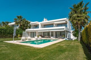 Rent House in Los Flamingos. Lujo
