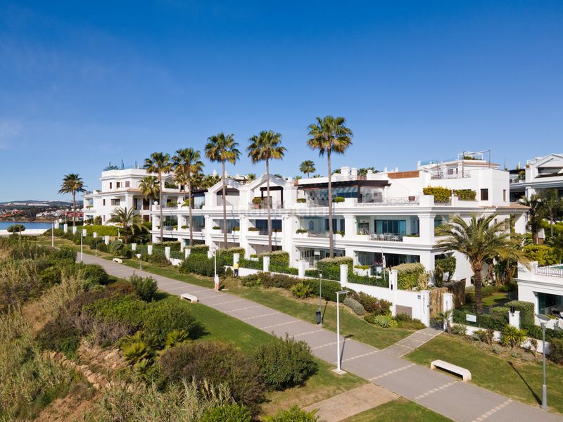 Foto 5d1b516a-75db-4c61-8d61-f684381d469f. Planta baja en Seghers Estepona
