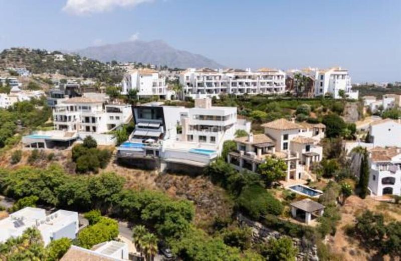 Foto df4eb758-4b5b-4347-bba6-cf45207f45c4. Casa en los arqueros - puerto del almendro Benahavís