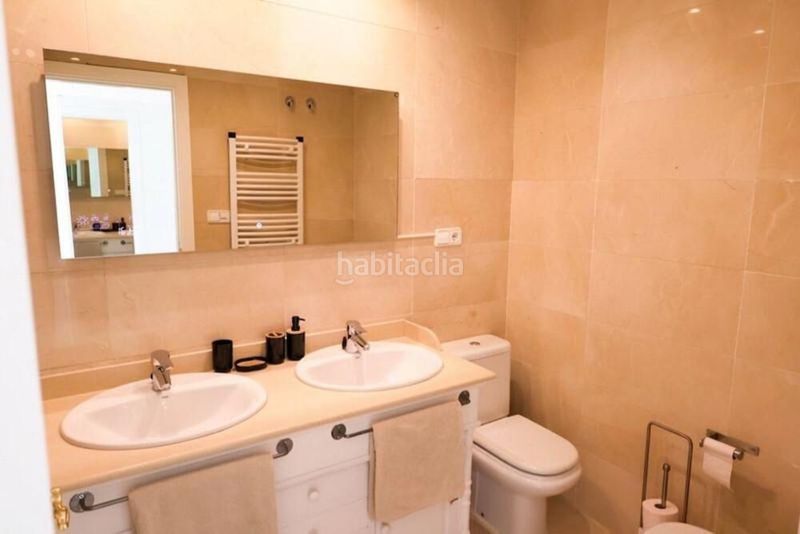 Foto 9b874ea4-c0e3-45c4-b1e1-f74ad3938b56. Apartament amb calefacció aparcament piscina a los arqueros - puerto del almendro Benahavís