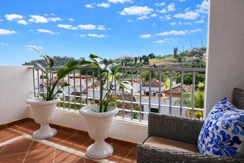 Foto bff4fc60-3bc1-4e94-98eb-7f387d293340. Apartament amb calefacció aparcament piscina a los arqueros - puerto del almendro Benahavís