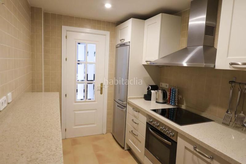 Foto dcdf1334-cddb-4d46-9b5d-4c8717b89f4d. Apartament amb calefacció aparcament piscina a los arqueros - puerto del almendro Benahavís