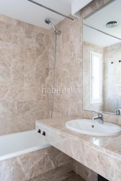 Foto b2403510-63f0-4f2c-8215-fe540091e801. Àtic amb piscina a Los Naranjos Marbella