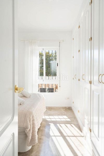 Foto e19f256f-c649-4f27-8bf1-30f6a5480f3d. Àtic amb piscina a Los Naranjos Marbella