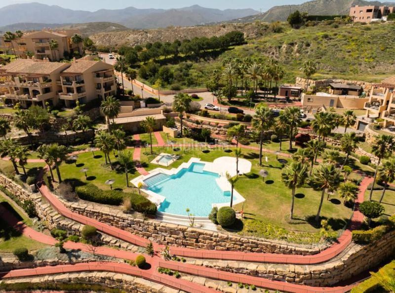 Foto 45ce9d14-ea17-4e57-a576-6ee89d9b45fc. Planta baixa amb aparcament piscina a Benahavís pueblo Benahavís