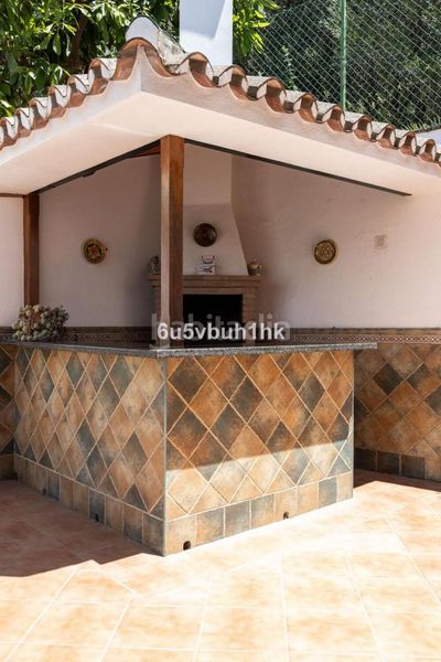 Foto fc61f1ca-3f2d-4d2b-9e34-93b70fdff58f. Casa adossada amb aparcament a San Pedro de Alcántara Pueblo Marbella