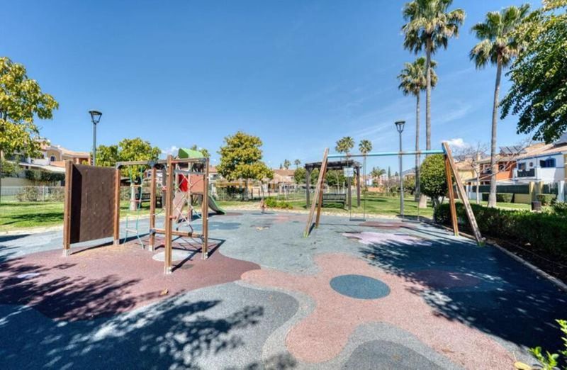 Foto bfe05934-ca93-4845-b41b-a47c2e5d847e. Casa amb calefacció aparcament piscina a Guadalmina Alta Marbella