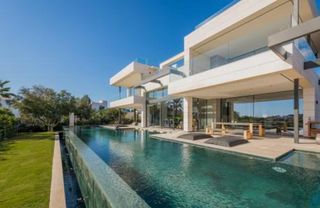 Affitto Casa in Lomas de Marbella Club. Obra maestra en la milla de oro villa de lujo contemporánea a pa