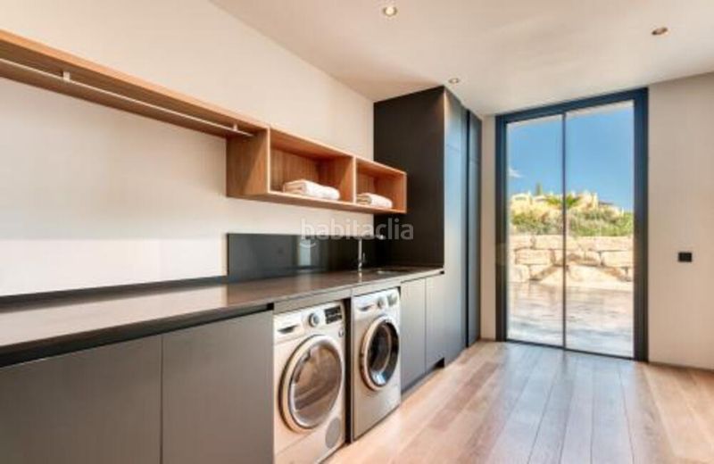 Foto 42f10330-c6bb-4d9c-ad3f-1ffb417b9126. Lloguer casa amb aparcament piscina a lomas de Marbella club Marbella