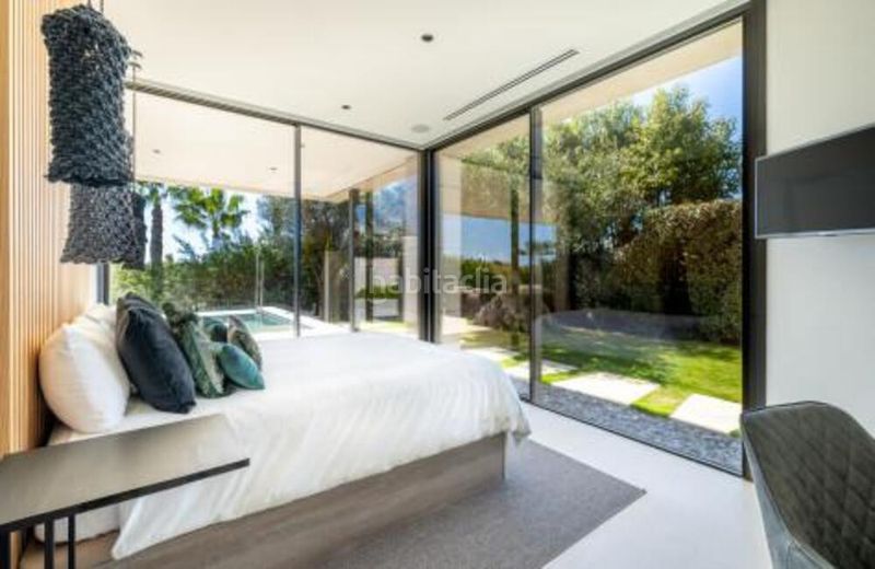 Foto e2a84a9f-e0ca-4a9e-bc4a-ceb3236a65a5. Lloguer casa amb aparcament piscina a lomas de Marbella club Marbella