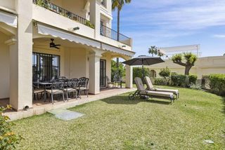 Rent Ground floor in La Quinta. Amplio apartamento con jardín y vistas panorámicas en la quinta