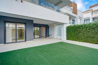 Planta baixa a Cancelada. Luminoso apartamento con jardín en comunidad cerrada cerca de la