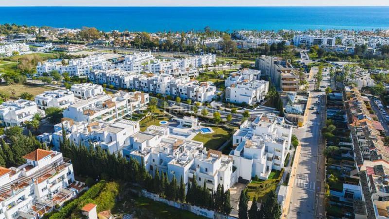 Foto cafb6478-2942-48e3-a0b7-ff7b2ca53aac. Planta baixa amb aparcament piscina a Cancelada Estepona