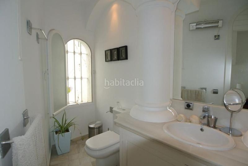 Foto 3d8e40d0-fada-4629-83a6-f893d3eadca3. Lloguer casa adossada amb aparcament piscina a lomas de Marbella club Marbella