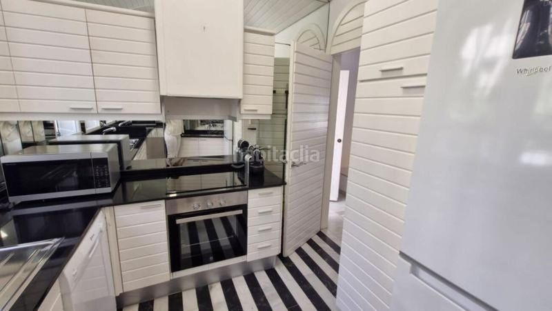 Foto abaa6ad6-f4bc-4898-8acd-820f4991d5d9. Lloguer casa adossada amb aparcament piscina a lomas de Marbella club Marbella