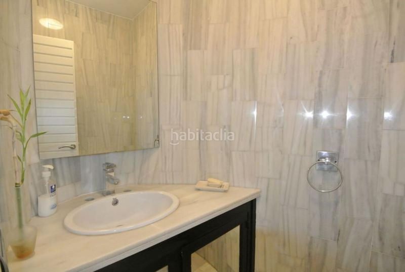 Foto f53c09ab-385d-4524-82d6-82714c393c0b. Lloguer casa adossada amb aparcament piscina a lomas de Marbella club Marbella