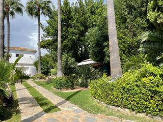 Casa a N/a. Villa en venta en linda vista alta, san pedro de alcantara