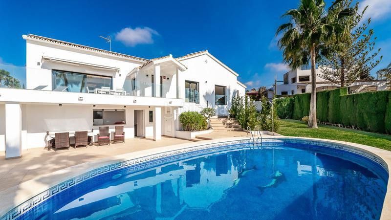 Foto 75dc6c2a-1973-4b46-847c-869154d9850e. Alquiler casa lujo en Elviria Marbella