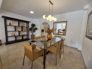 Miete Appartement in Nagüeles Alto. Elegante apartamento de 3 dormitorios con amplia terraza en la m