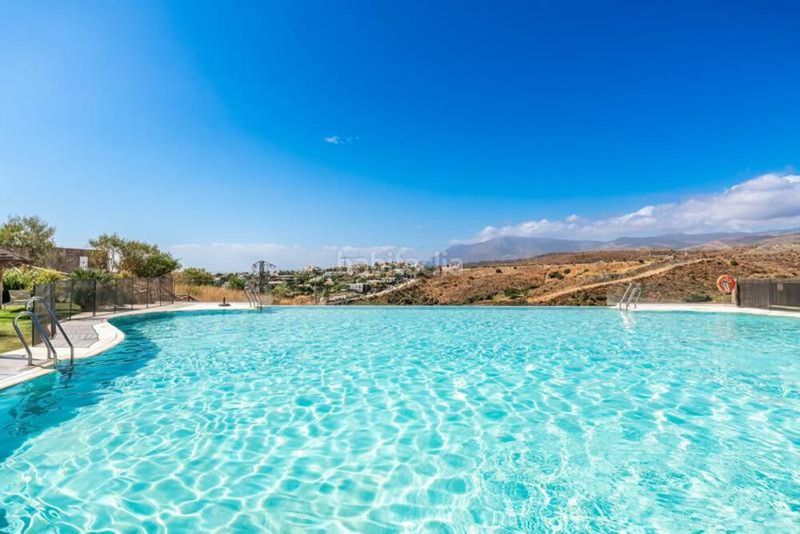 Foto 0e896d9b-0078-439d-9b31-d44df345e7c9. Planta baixa amb aparcament piscina a El Paraíso Benahavís