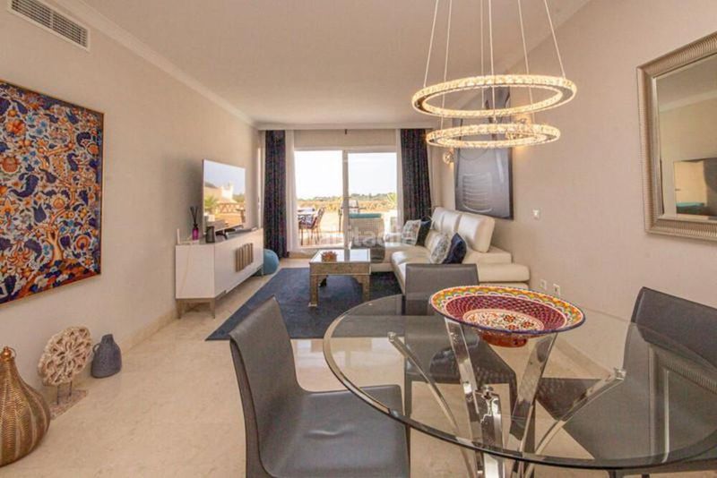 Foto 5b0f817e-c578-4a10-abce-18be6c0662ec. Apartament amb aparcament piscina a Santa María Marbella