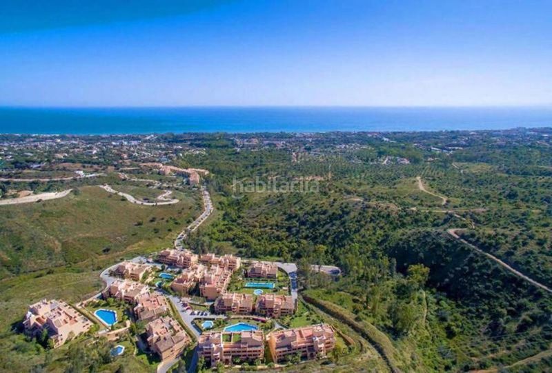Foto f195d244-3301-41ad-952b-fc5be09349d8. Apartament amb aparcament piscina a Santa María Marbella