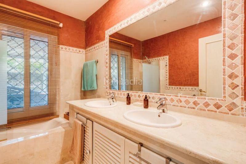 Foto 828b1dab-4b19-4a26-979d-9db7818ab65a. Casa amb aparcament piscina a Sierra Blanca Marbella