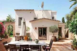 Rent House in La Quinta. Villa andaluza refinada con diseño contemporáneo cerca de marbel