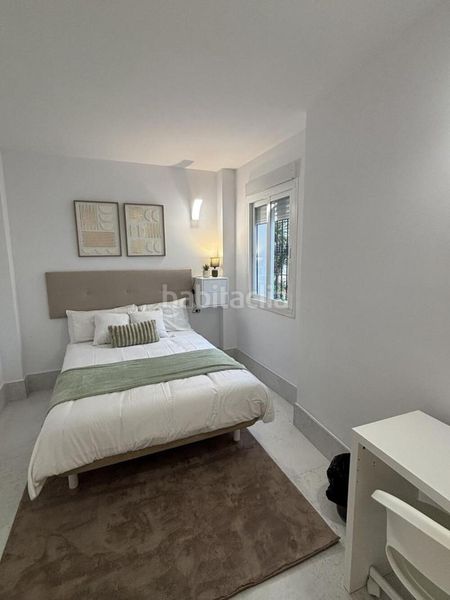 Foto db8c5d99-f85b-45e5-842e-c5d15f0a4237. Lloguer planta baixa amb aparcament piscina a Los Naranjos Marbella