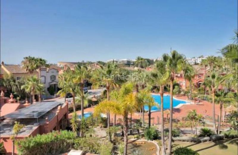 Foto 498f1b2a-075c-4a11-95e1-dbec7f562d51. Lloguer àtic amb calefacció aparcament piscina a Marbella